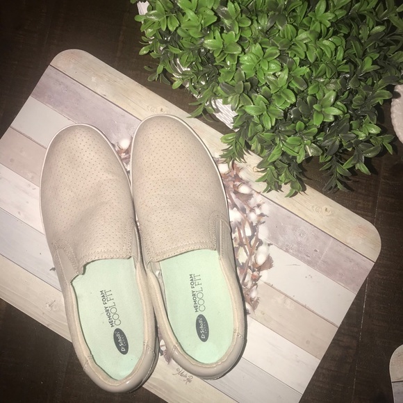 DR.SCHOLLS SHOES. - Picture 2 of 6